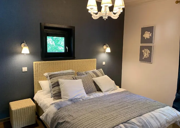 Lakeside Luxury Mansion By Belvilla Holiday home *