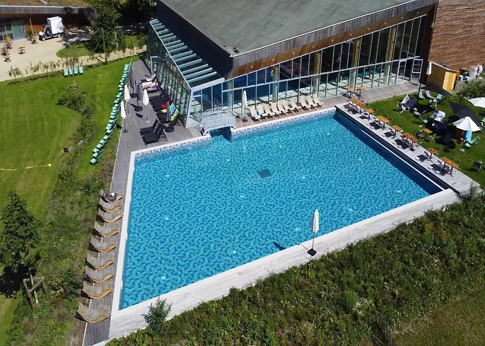 Lakeside Luxury Mansion By Belvilla Holiday home *